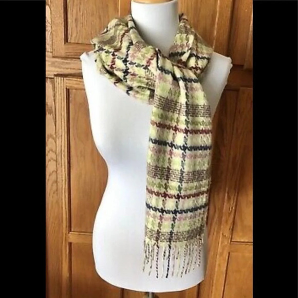 100% Cashmere Plaid Scarf Made in Scotland - Picture 1 of 5
